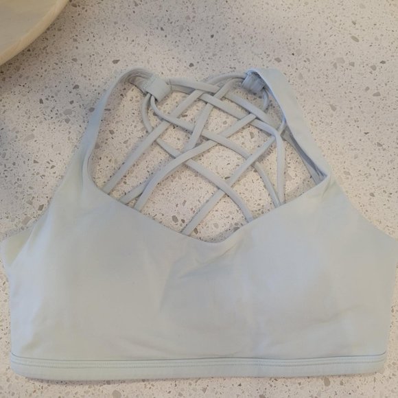 *SOLD* Lululemon Free to Be Wild Bra - Picture 1 of 2